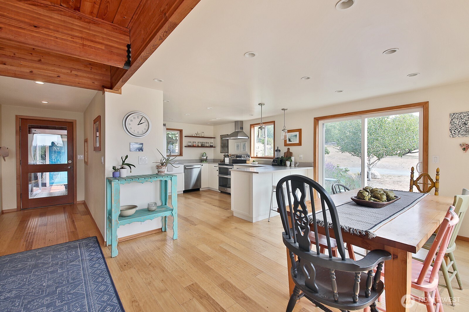 5537 Bayview Road Property Photo 6