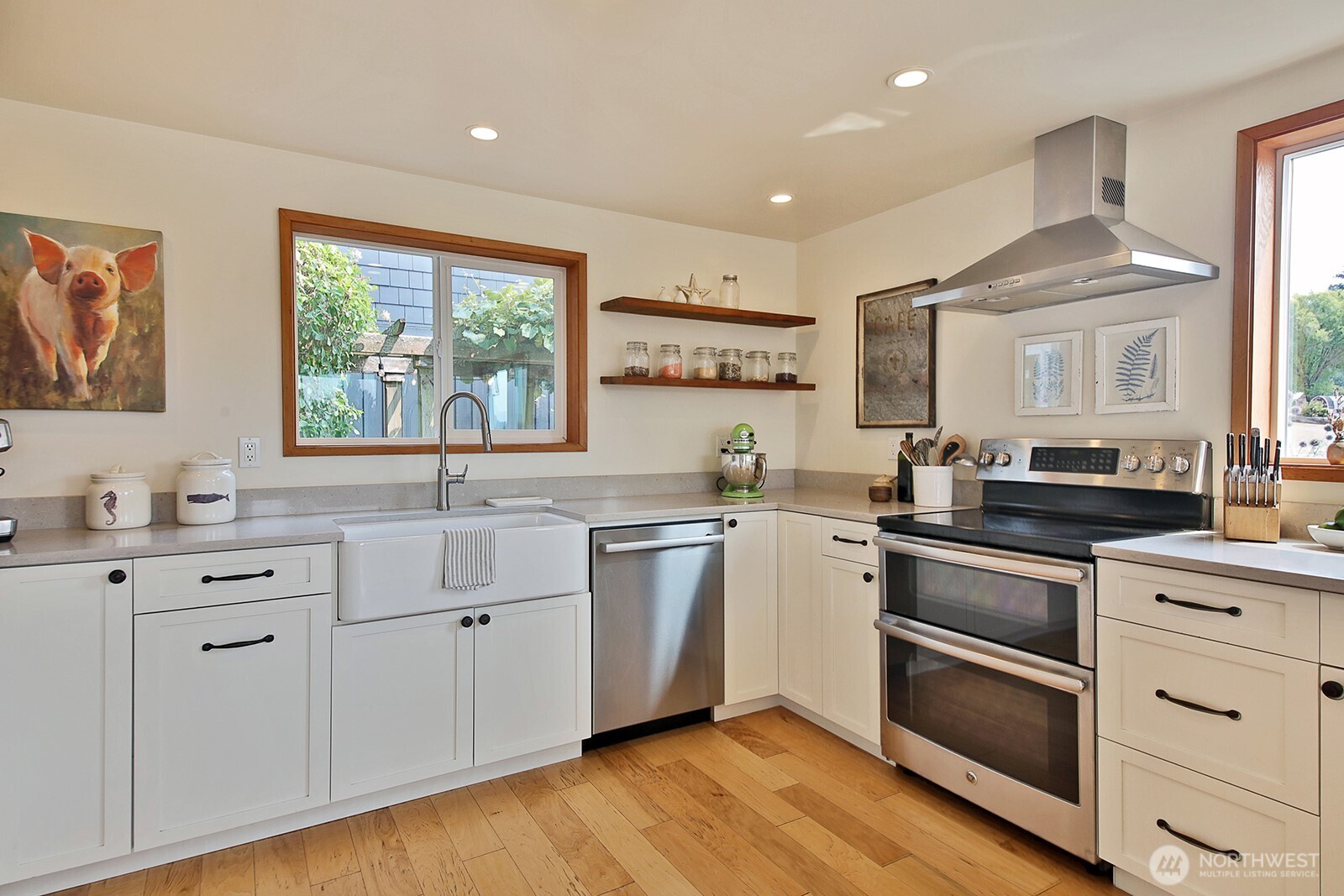 5537 Bayview Road Property Photo 8