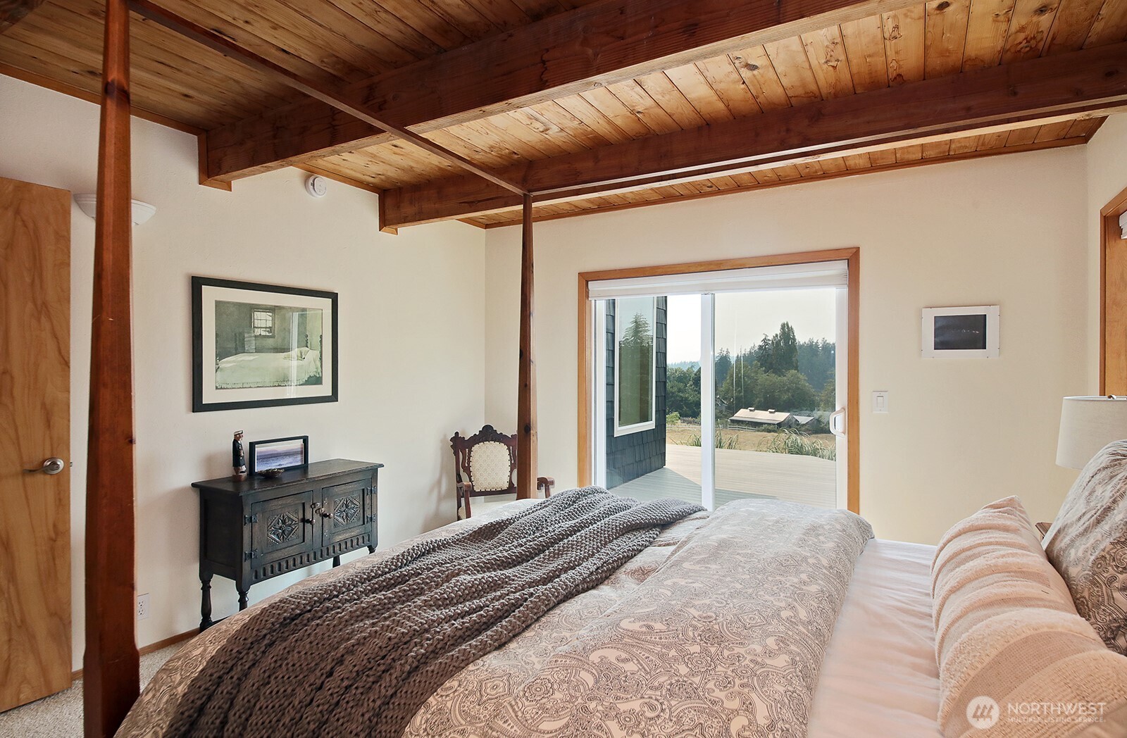 5537 Bayview Road Property Photo 13