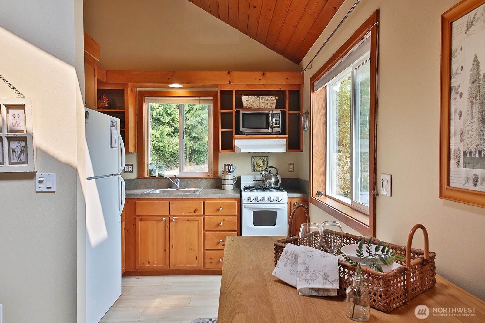 5537 Bayview Road Property Photo 26