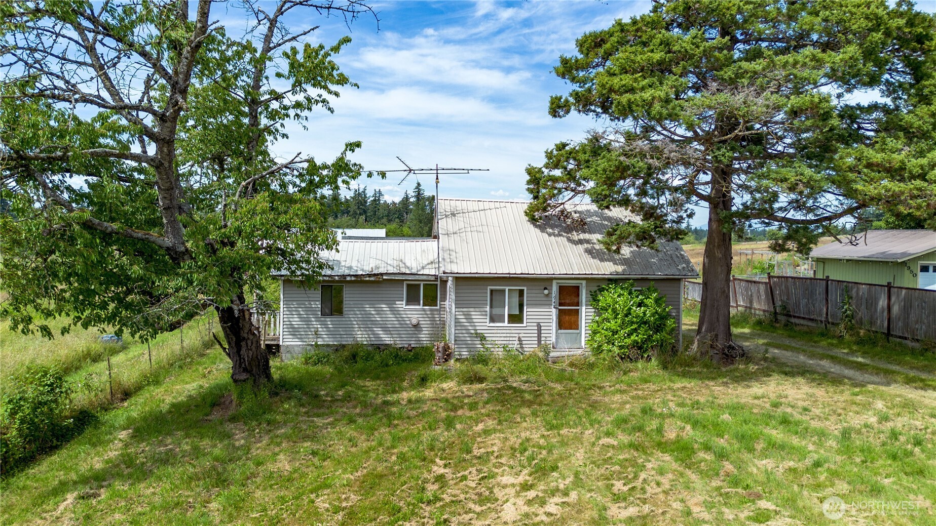 1948 Central Road Property Photo 7