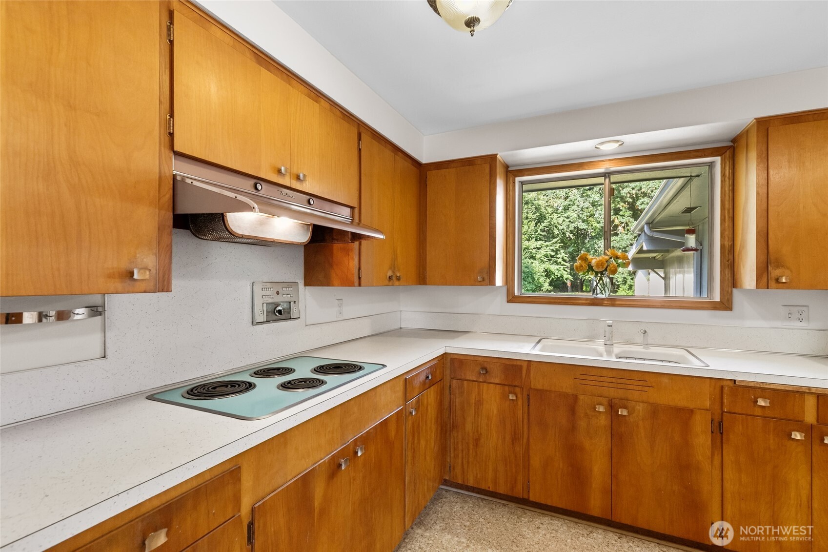 6847 Libby Road Property Photo 10