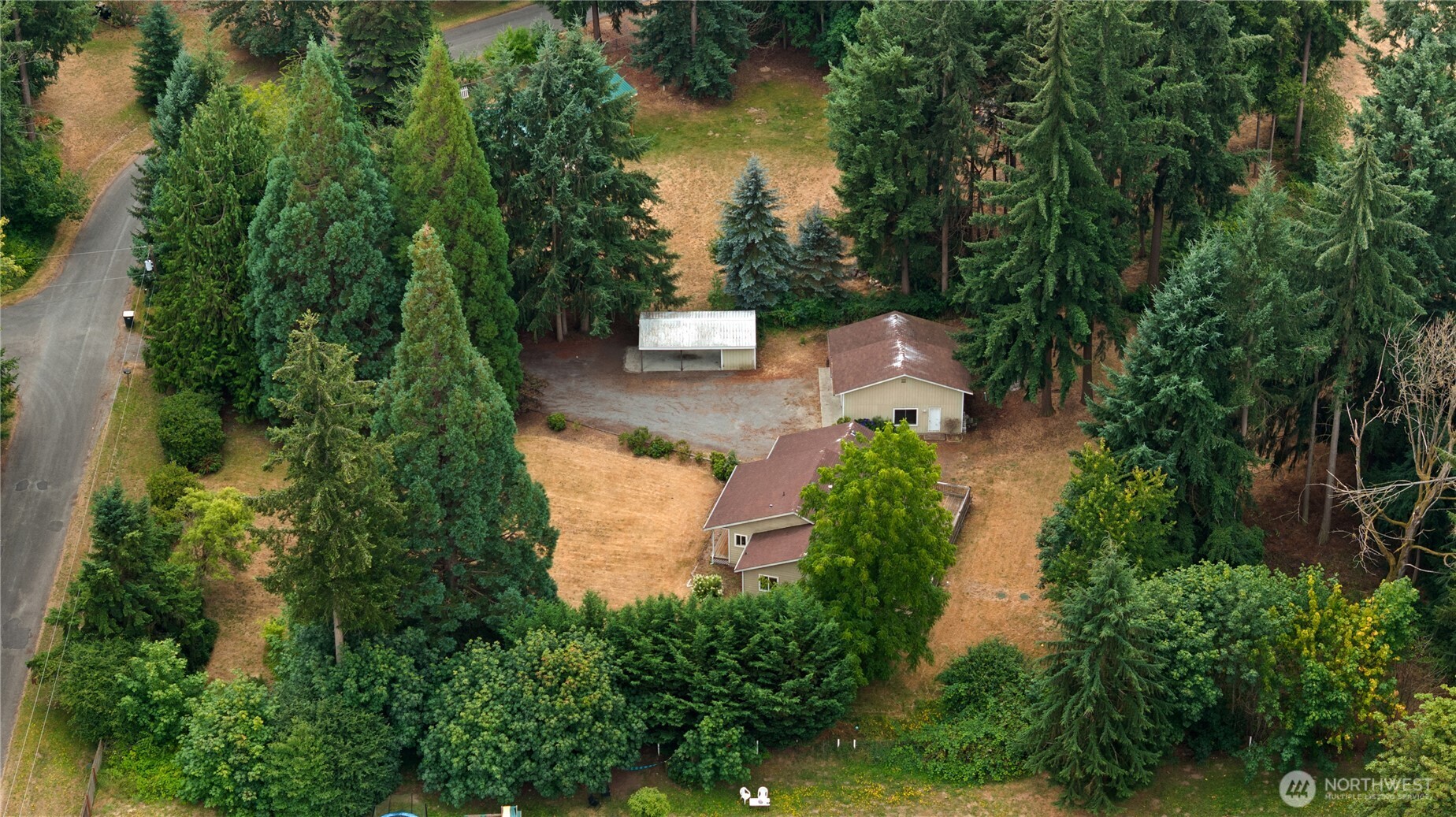 16033 Agate Street Property Photo 4