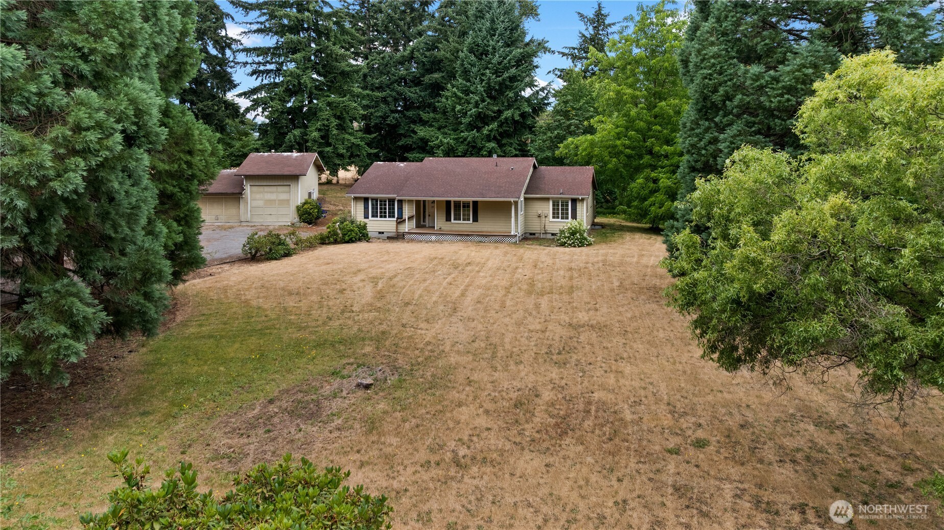 16033 Agate Street Property Photo 5