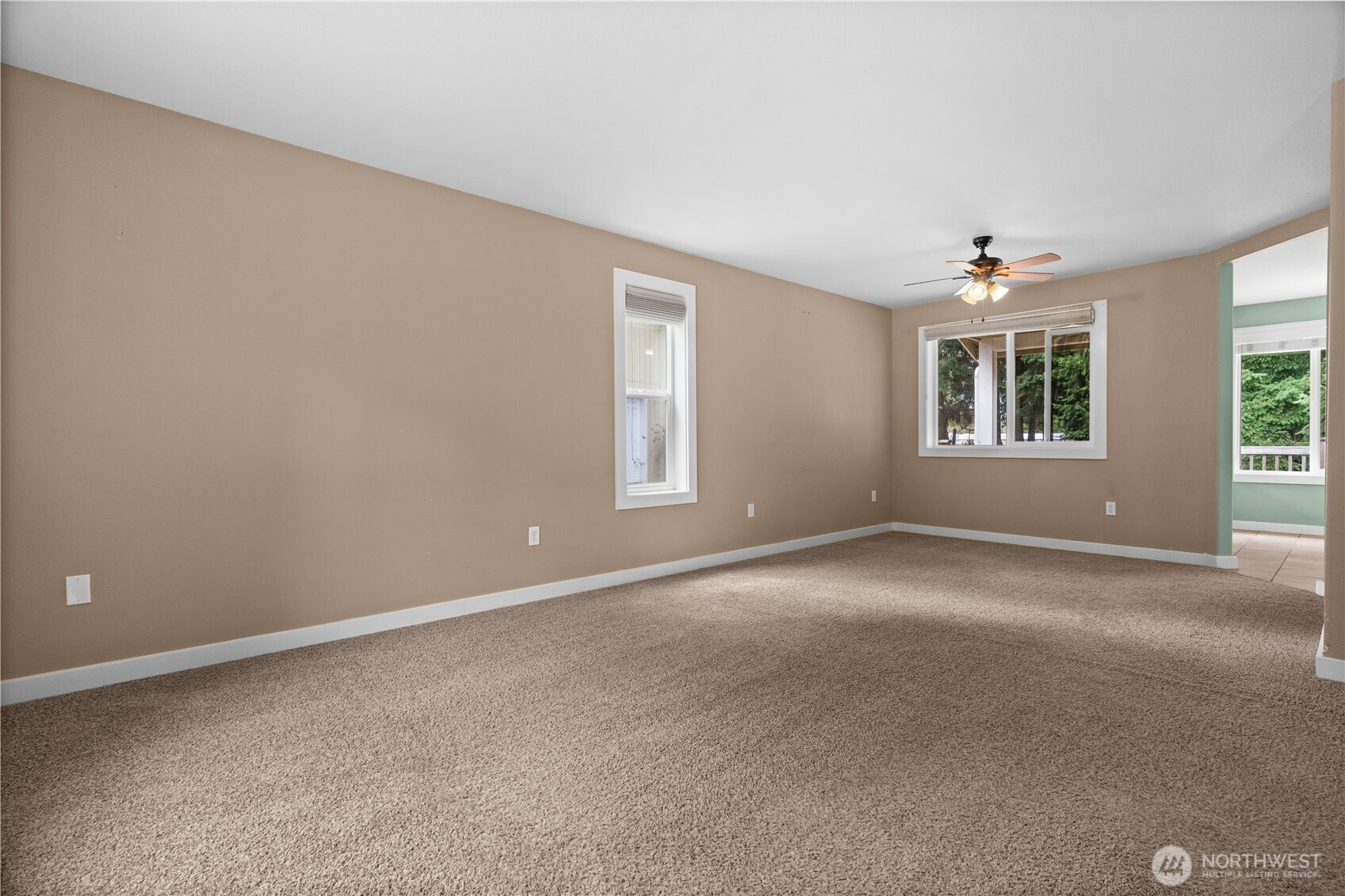 16033 Agate Street Property Photo 6