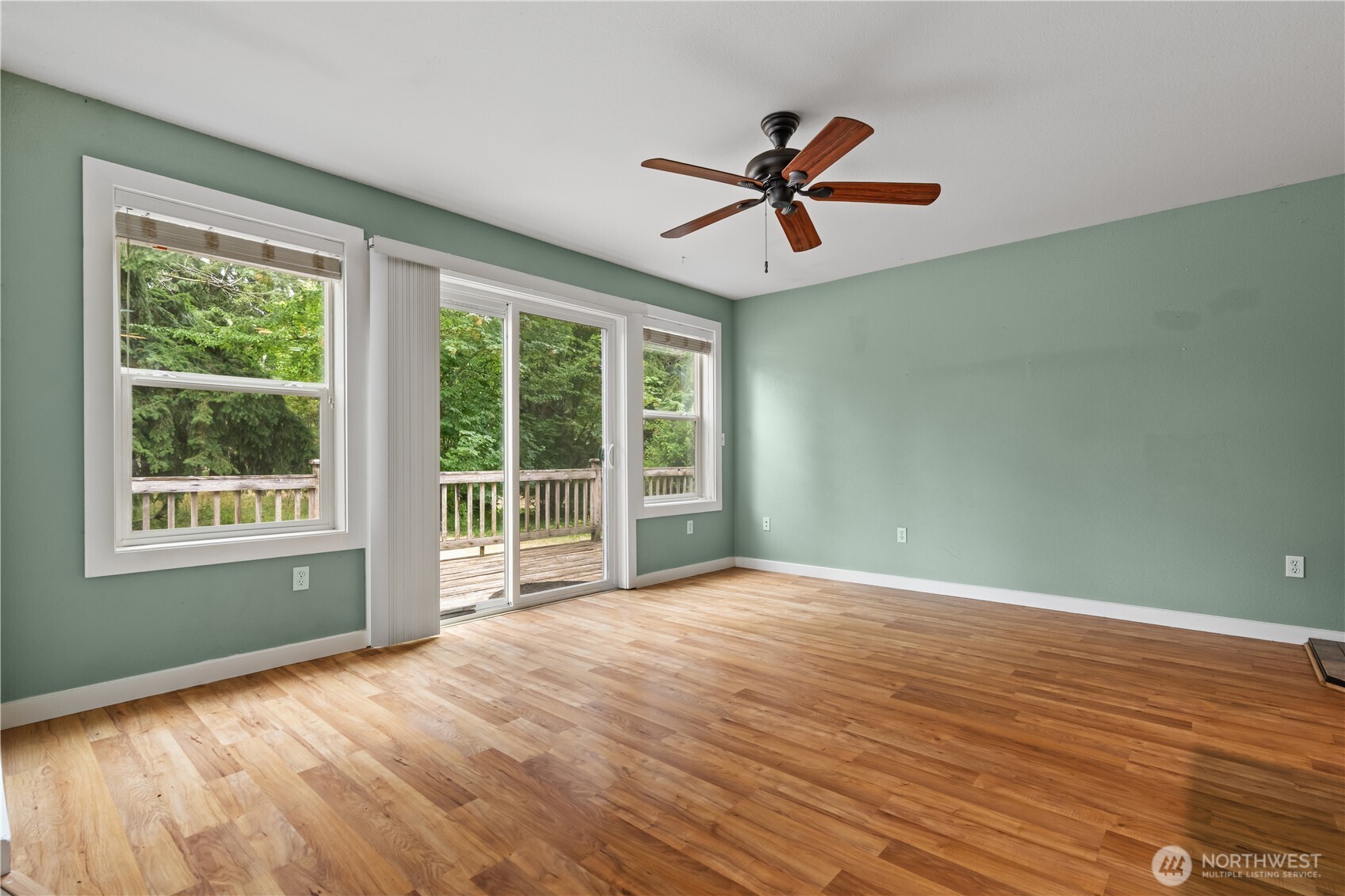16033 Agate Street Property Photo 11