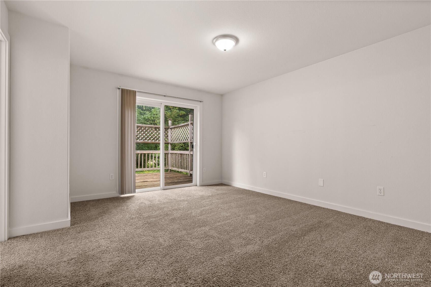 16033 Agate Street Property Photo 15
