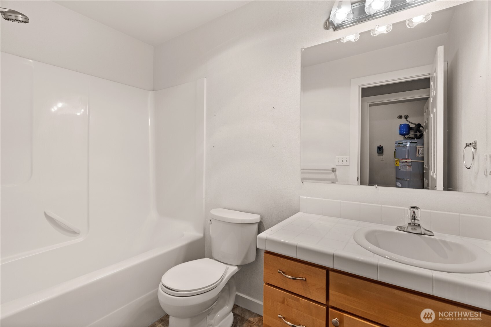 16033 Agate Street Property Photo 19