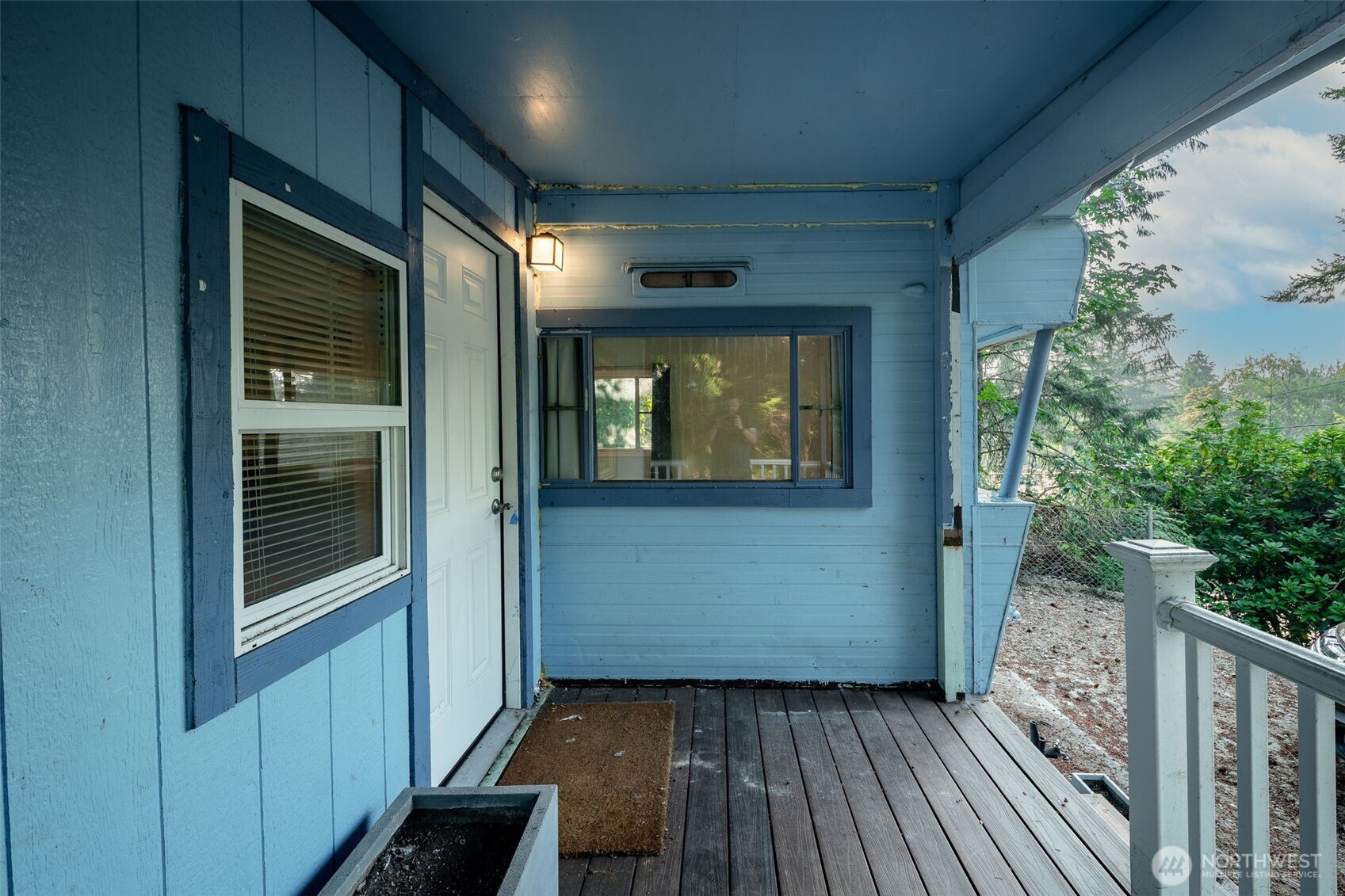2413 Westwind Drive Property Photo 2