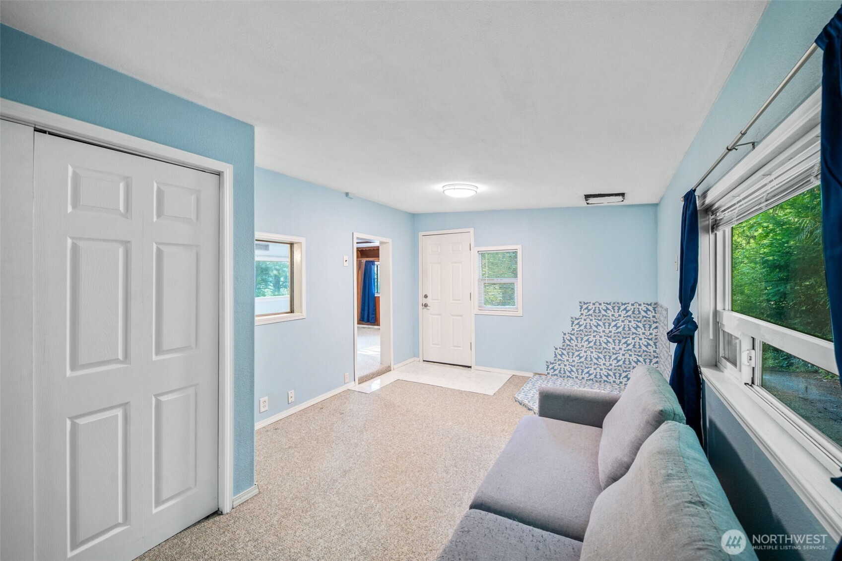 2413 Westwind Drive Property Photo 4