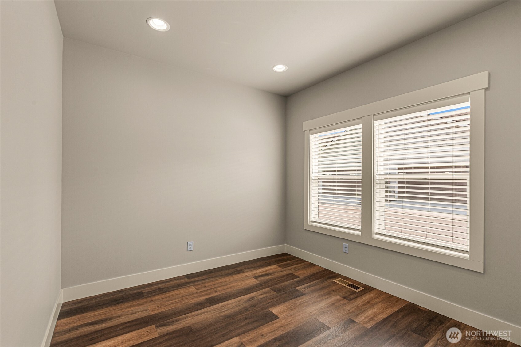211 Solomon Loop Property Photo 12