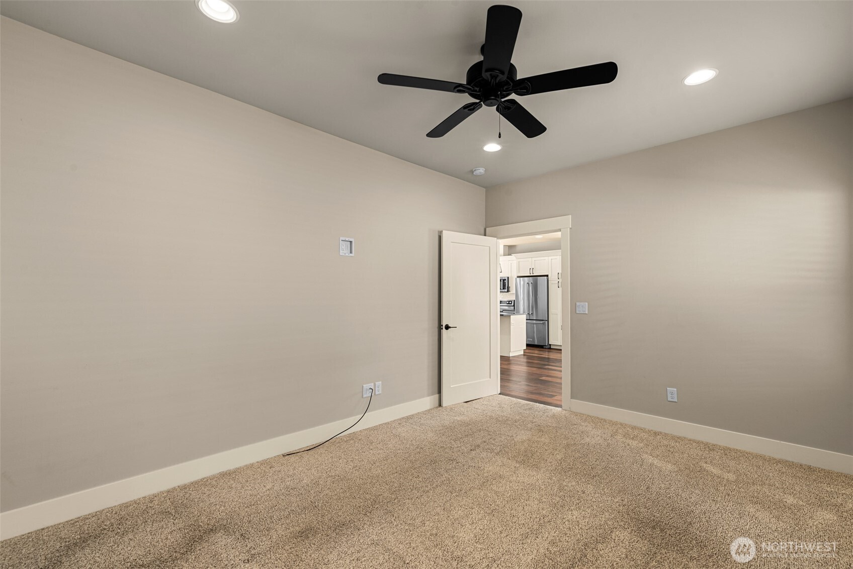 211 Solomon Loop Property Photo 17