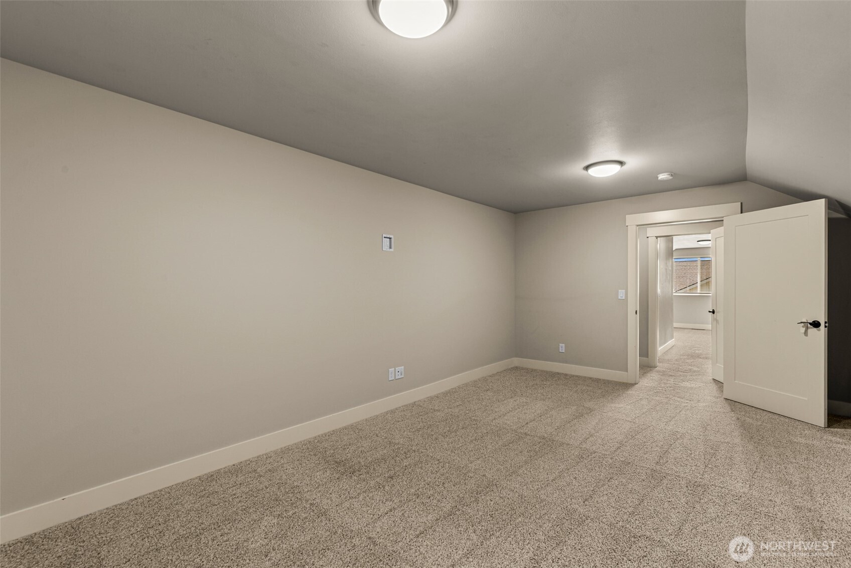 211 Solomon Loop Property Photo 28