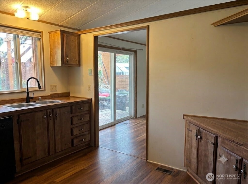 31 Spruce Lane Property Photo 9