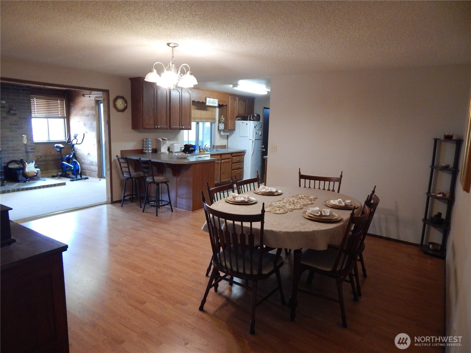 522 Penguin Court Property Photo 5