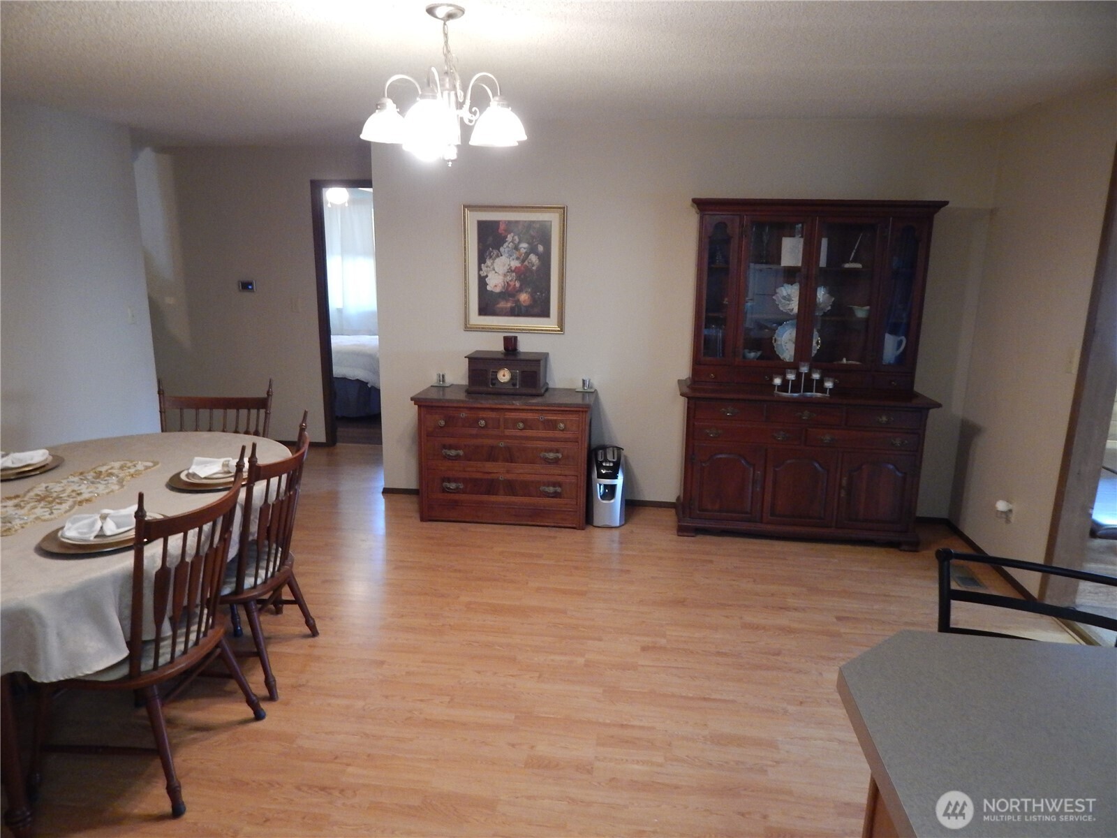 522 Penguin Court Property Photo 8