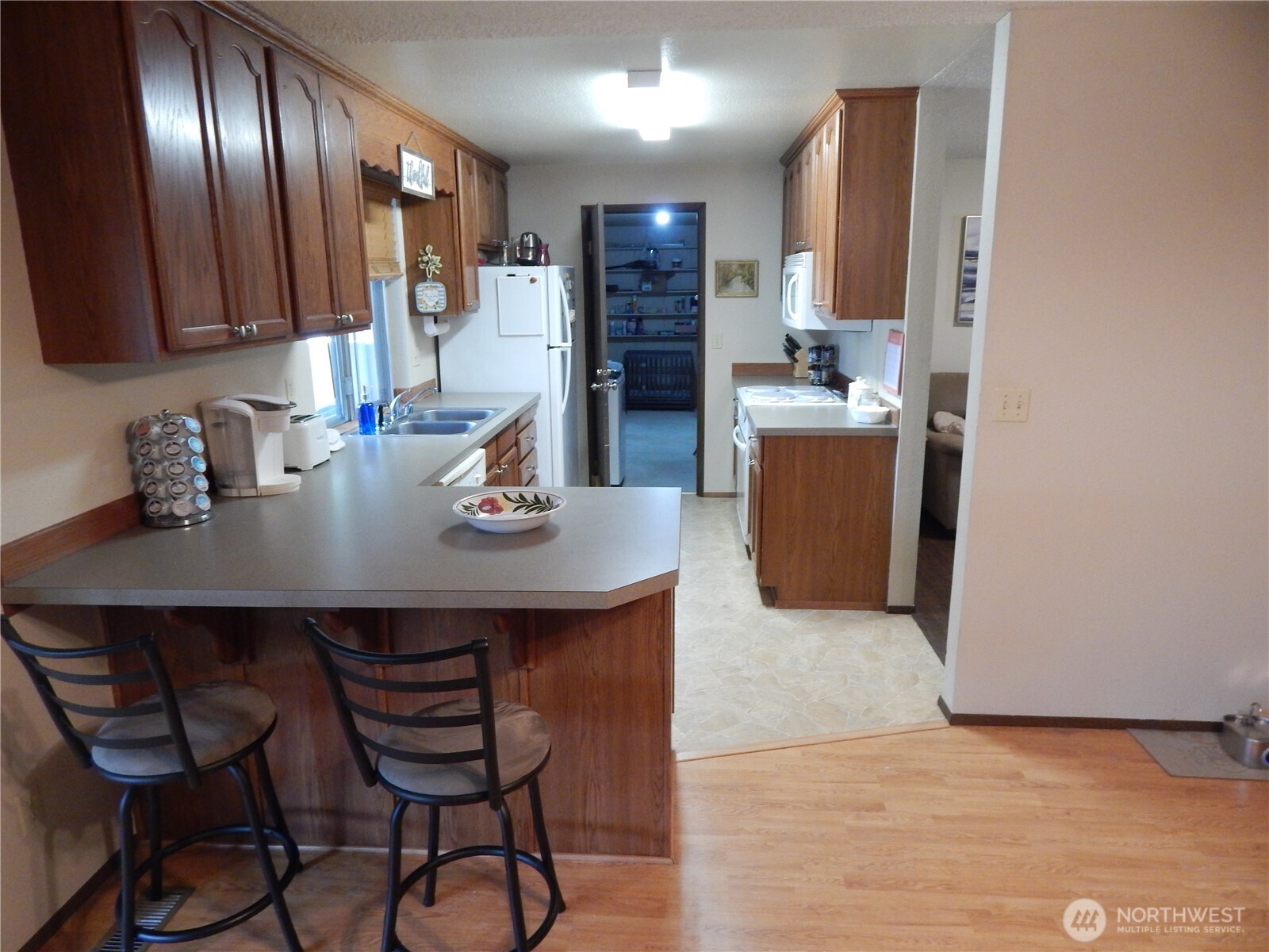 522 Penguin Court Property Photo 10