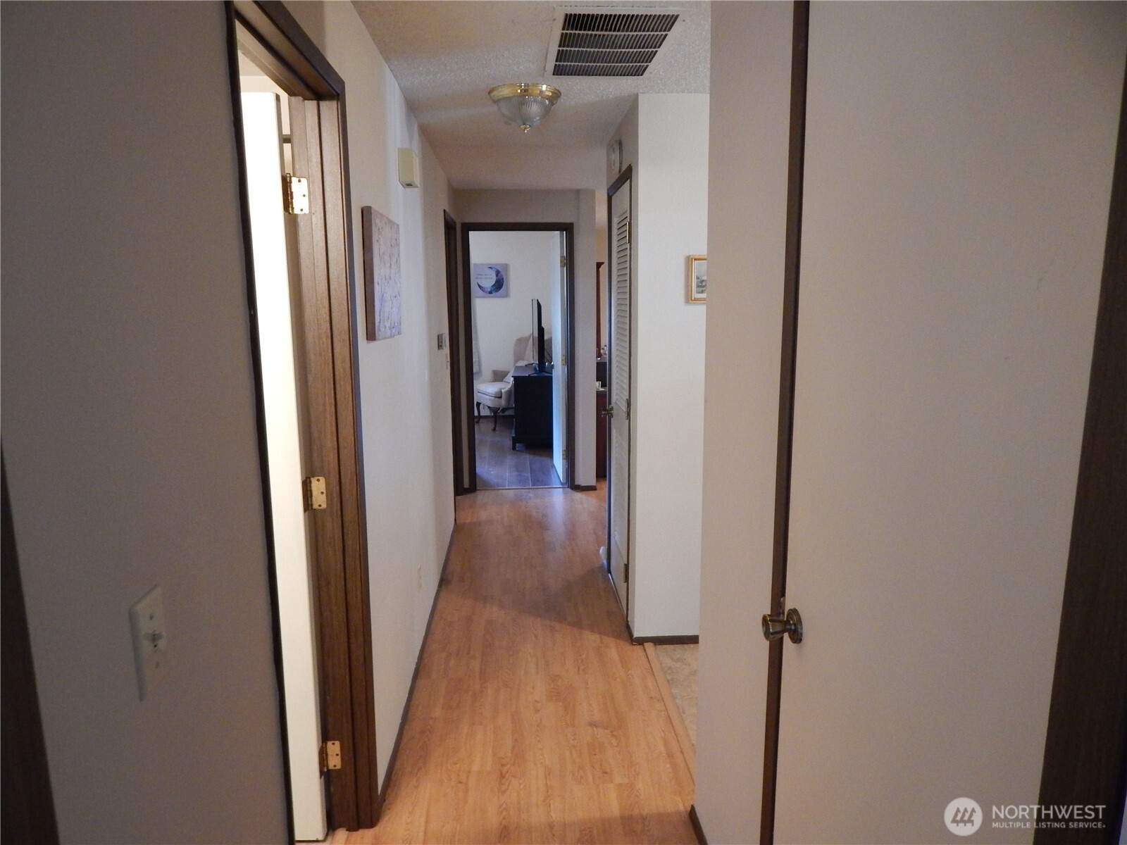 522 Penguin Court Property Photo 17