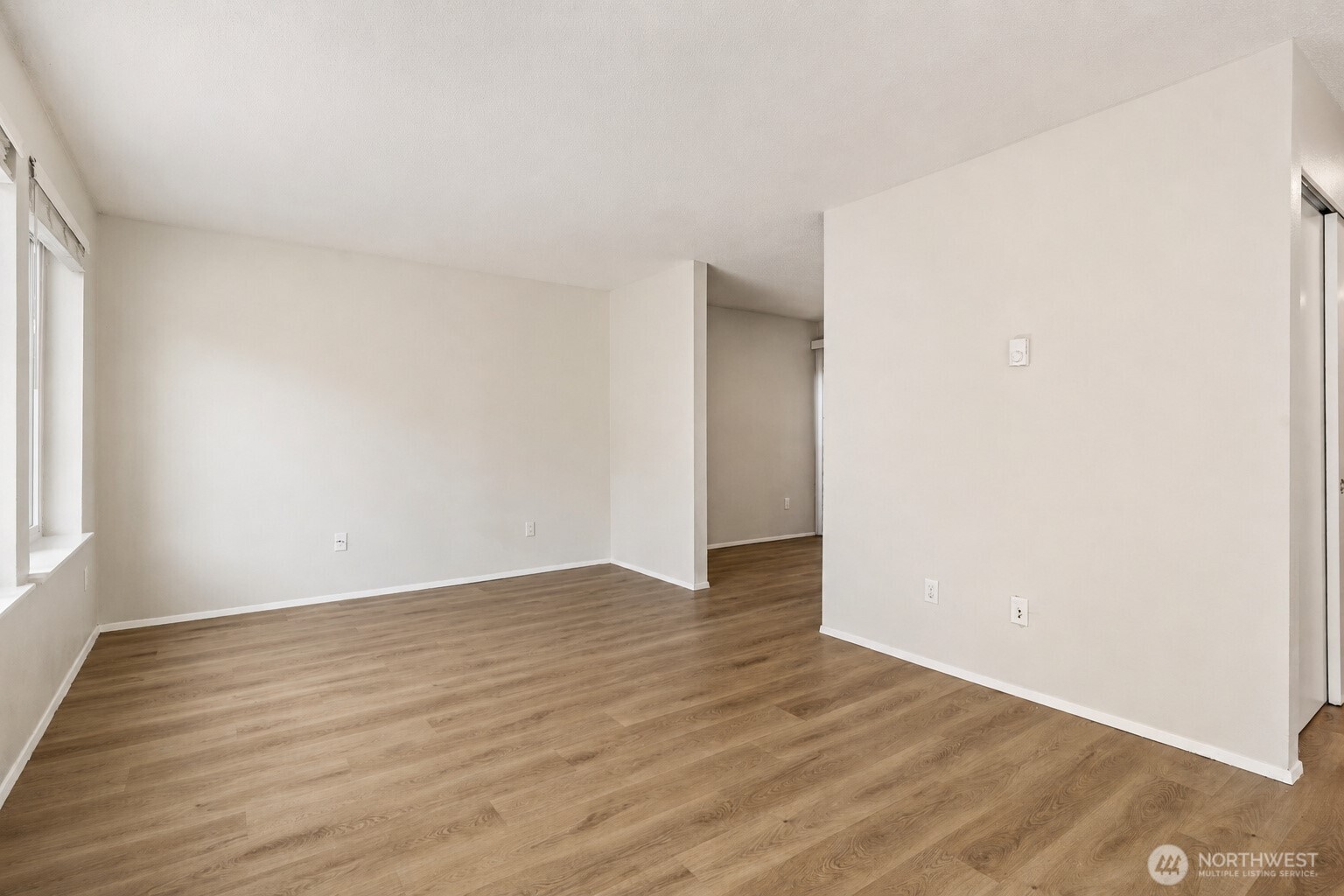 3905 N Highland Street Property Photo 5