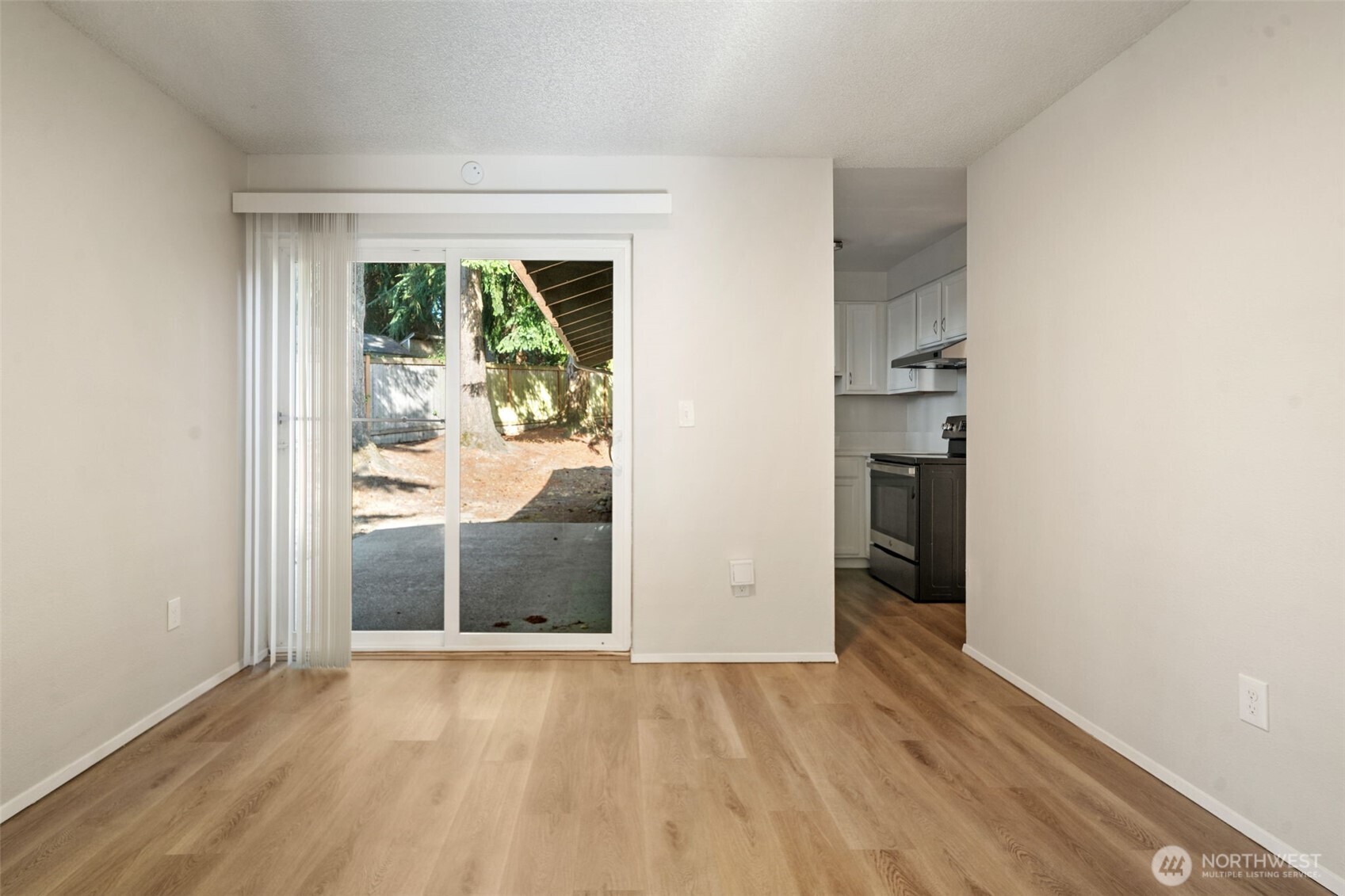 3905 N Highland Street Property Photo 8