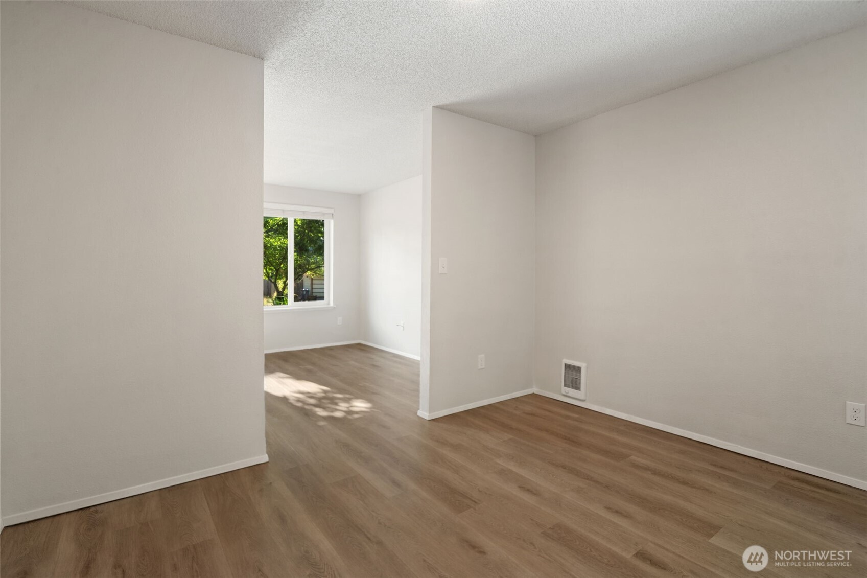 3905 N Highland Street Property Photo 9
