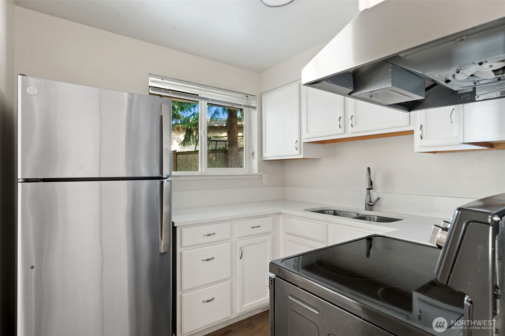3905 N Highland Street Property Photo 11