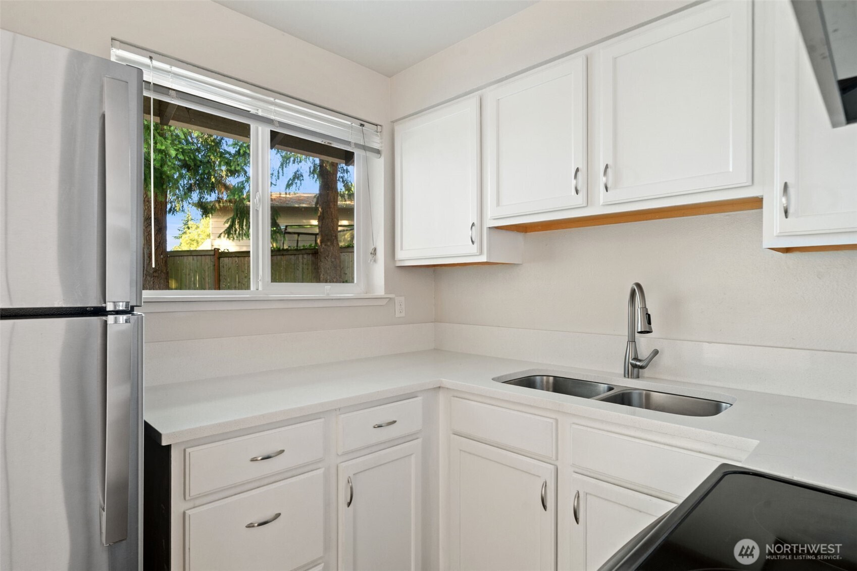 3905 N Highland Street Property Photo 12