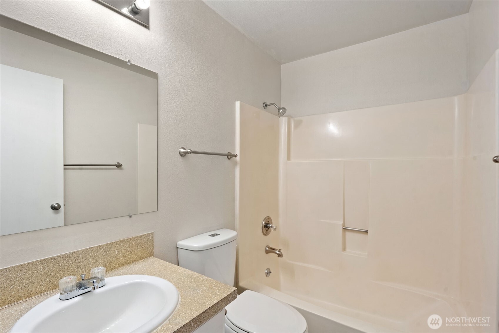 3905 N Highland Street Property Photo 15