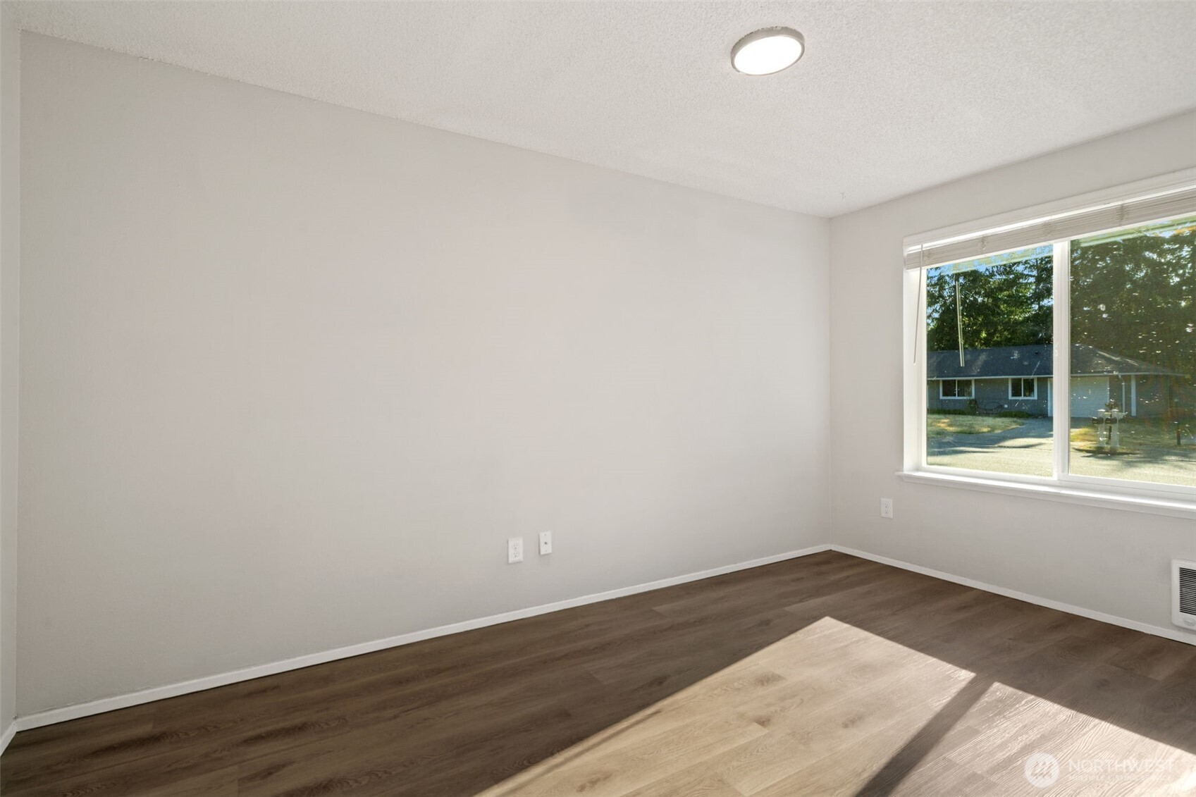3905 N Highland Street Property Photo 16
