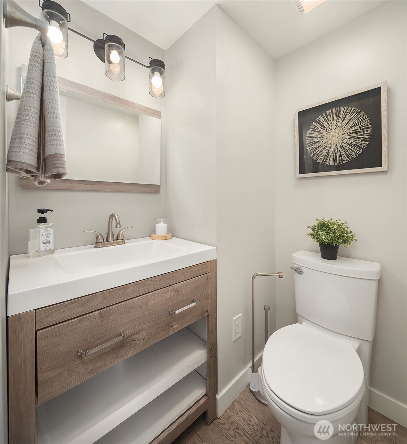 10025 Ashworth Avenue Property Photo 14