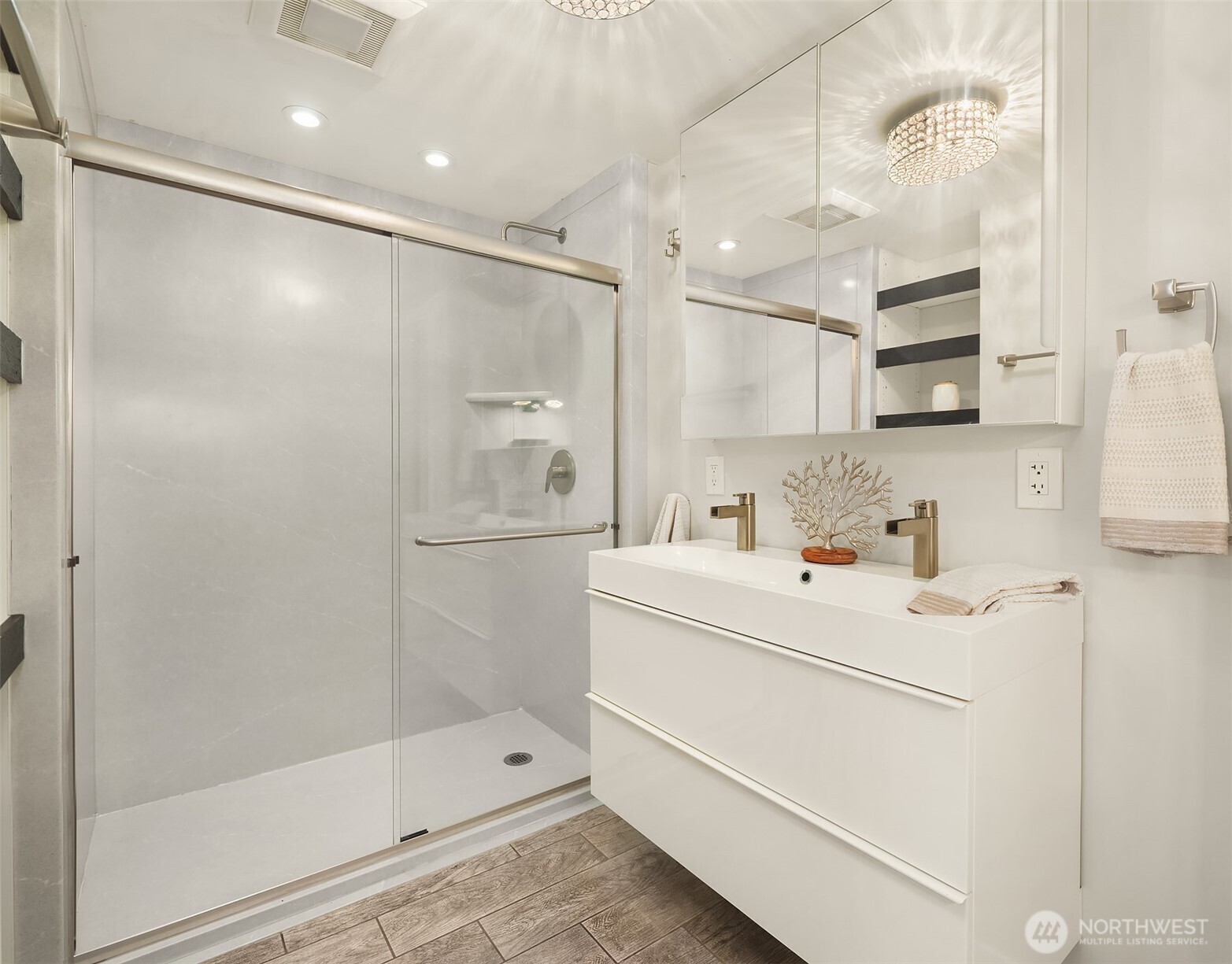 10025 Ashworth Avenue Property Photo 20