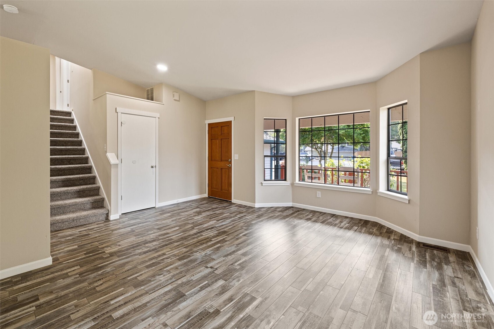 703 Salmon Run Street Property Photo 4