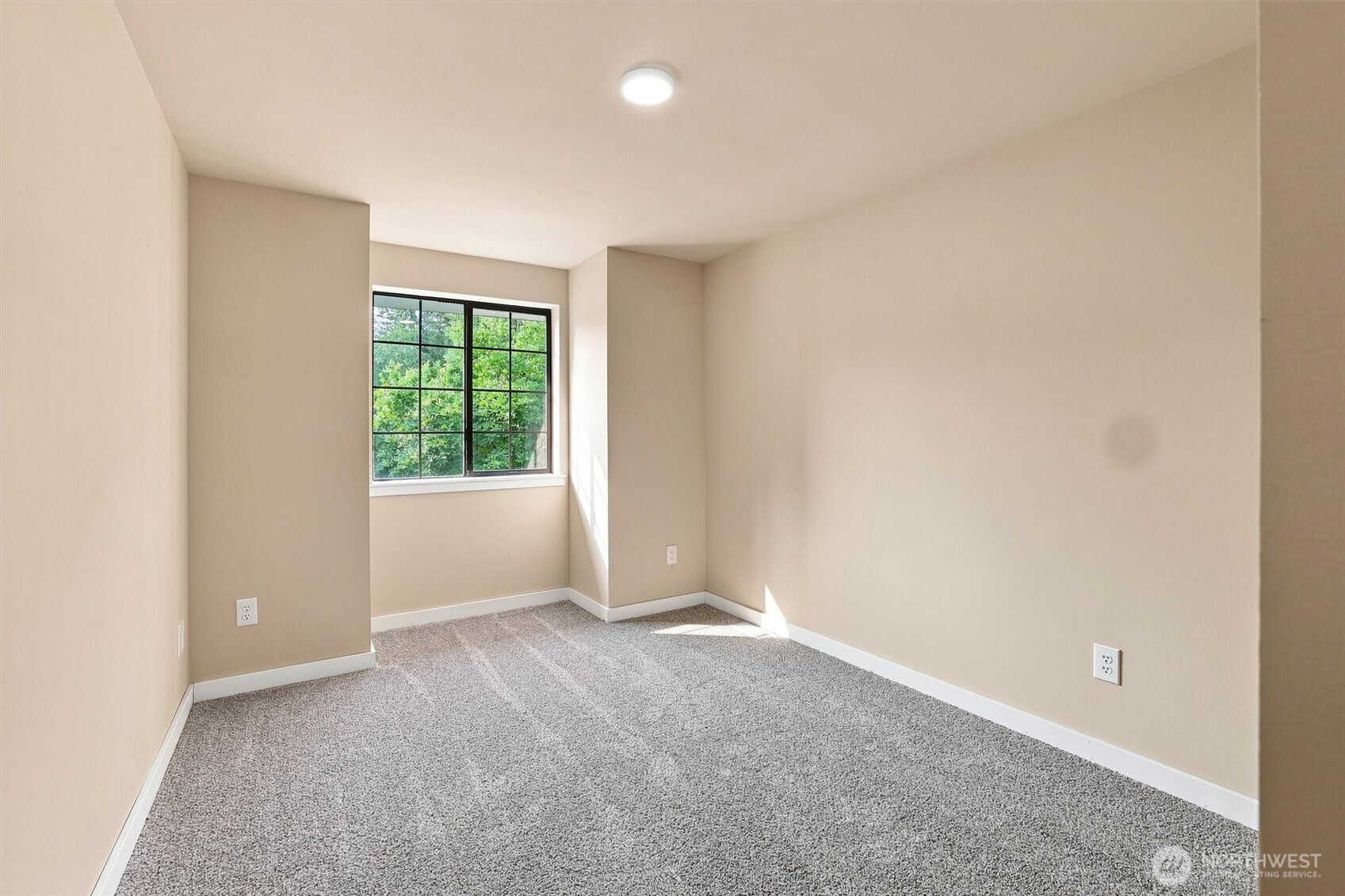 703 Salmon Run Street Property Photo 16