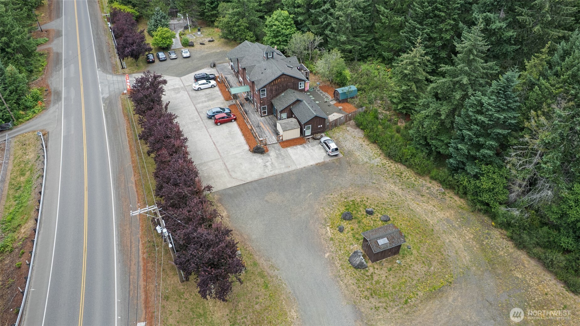 591 E Pickering Road Property Photo 4