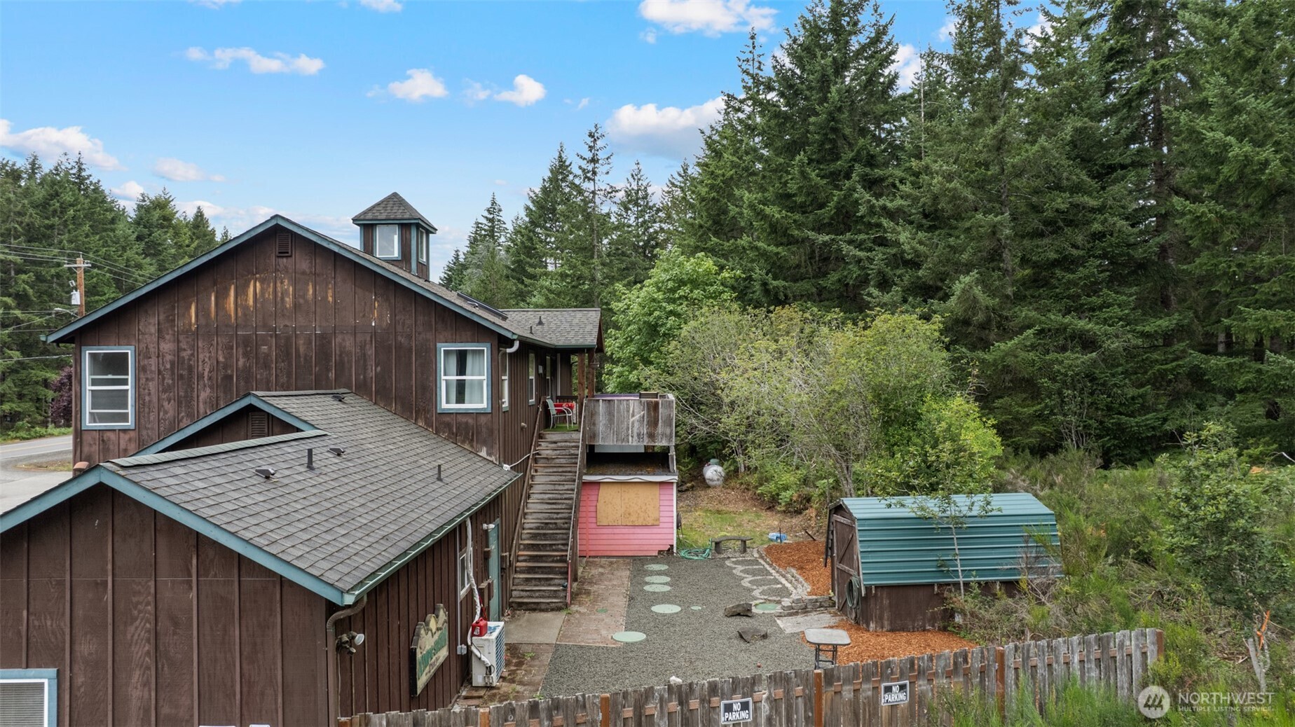 591 E Pickering Road Property Photo 11