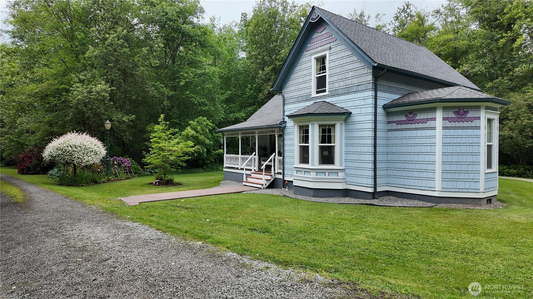 2909 Overpass Road Property Photo 3