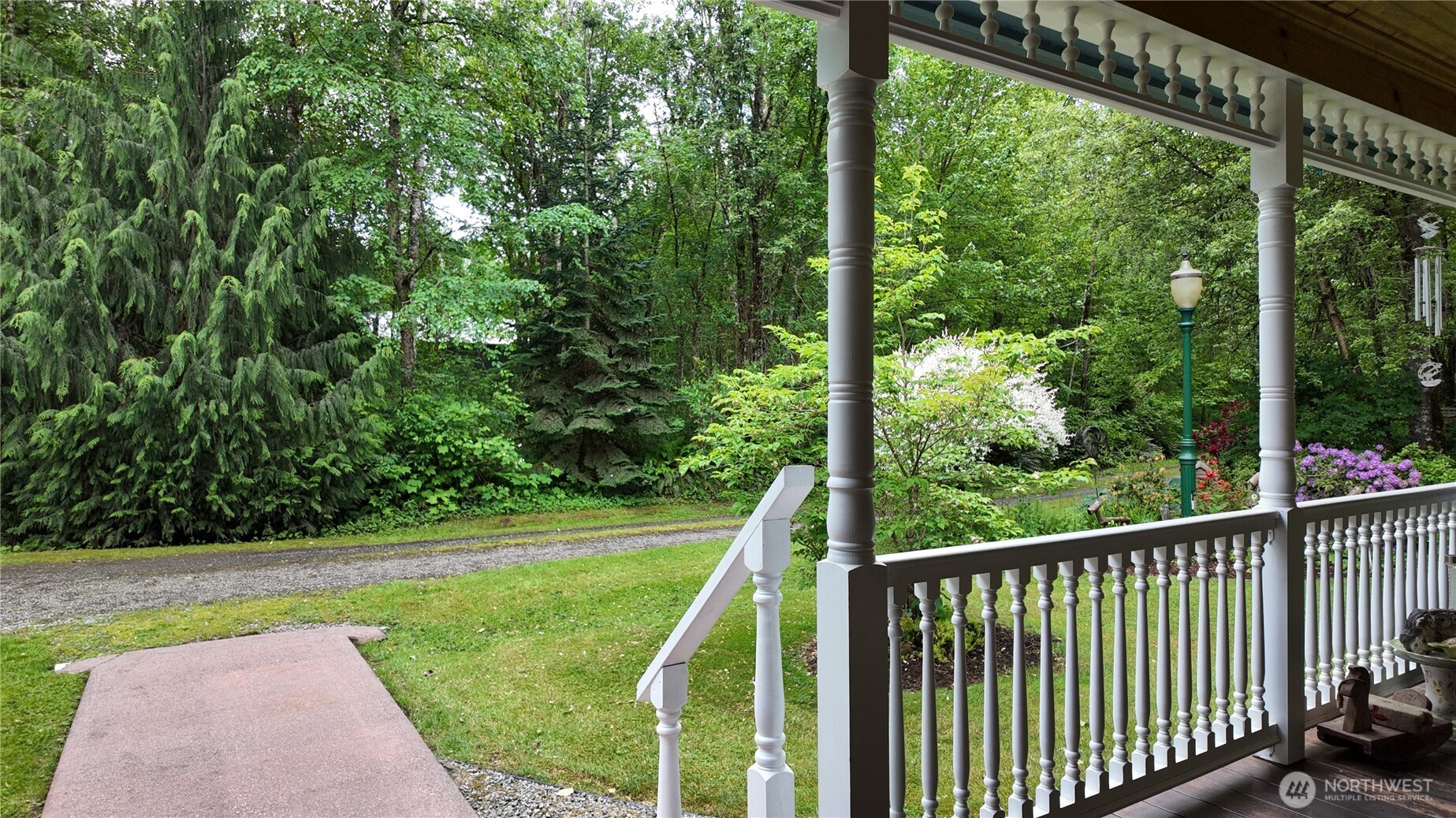 2909 Overpass Road Property Photo 7