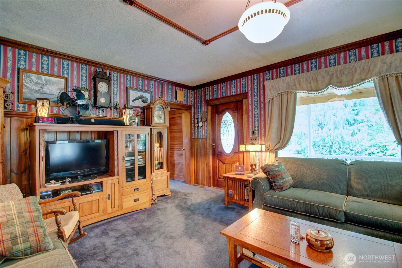 2909 Overpass Road Property Photo 10