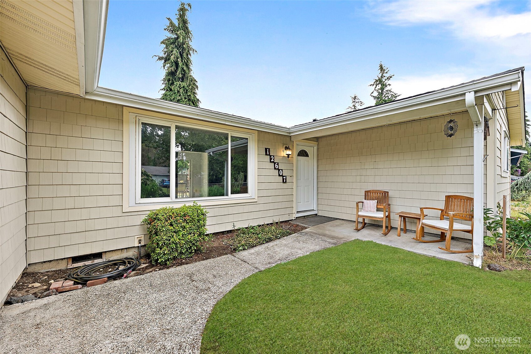 12607 136th Street Property Photo 2