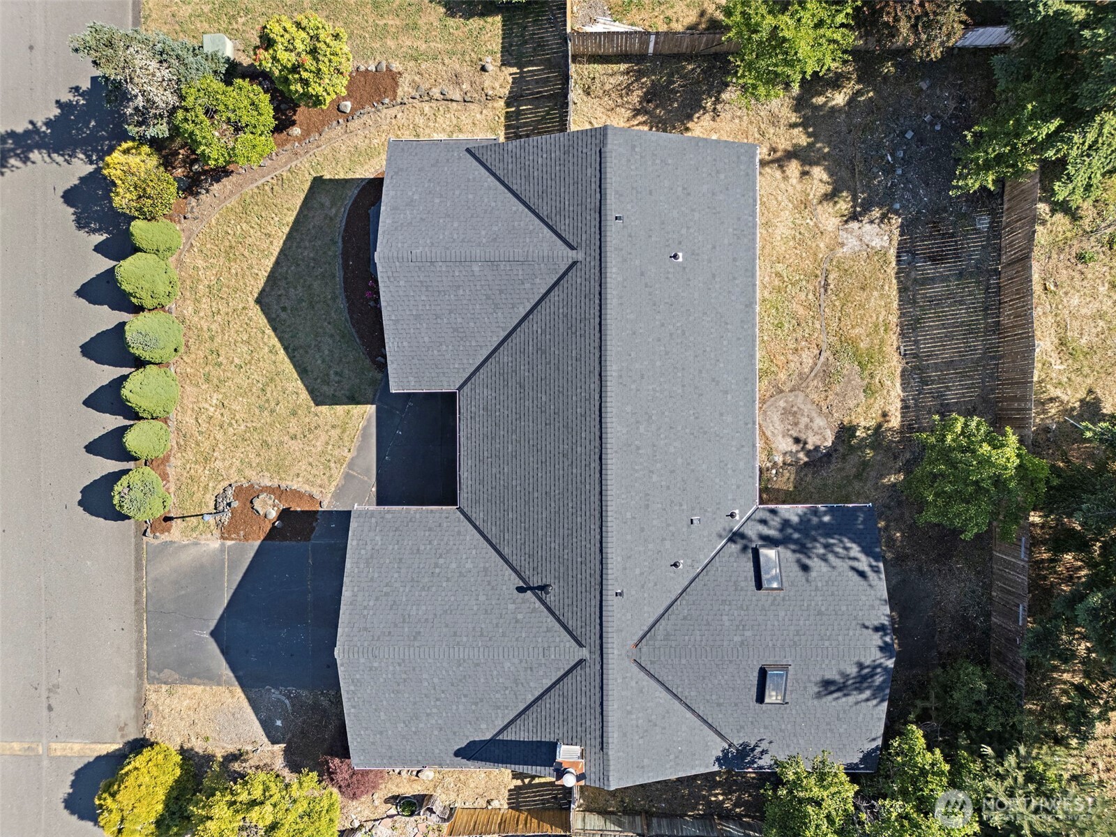 15012 2nd Avenue Property Photo 3
