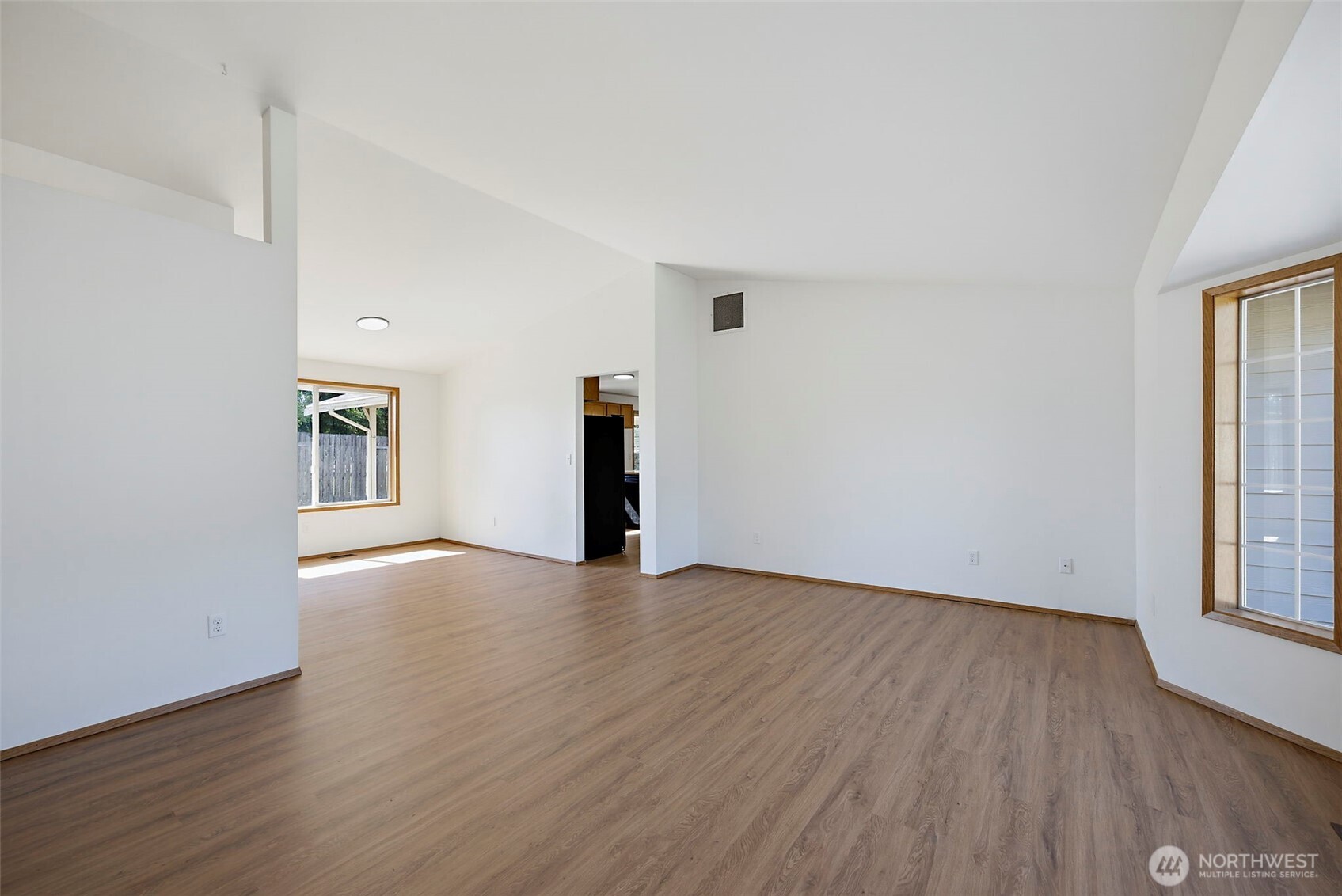 15012 2nd Avenue Property Photo 5