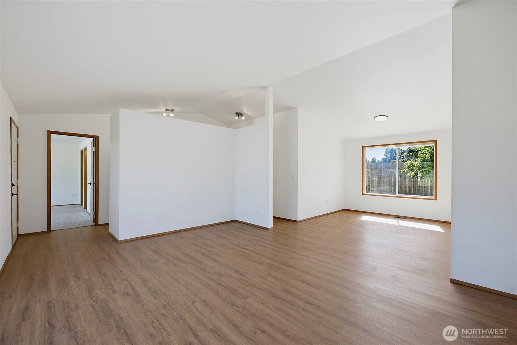 15012 2nd Avenue Property Photo 7