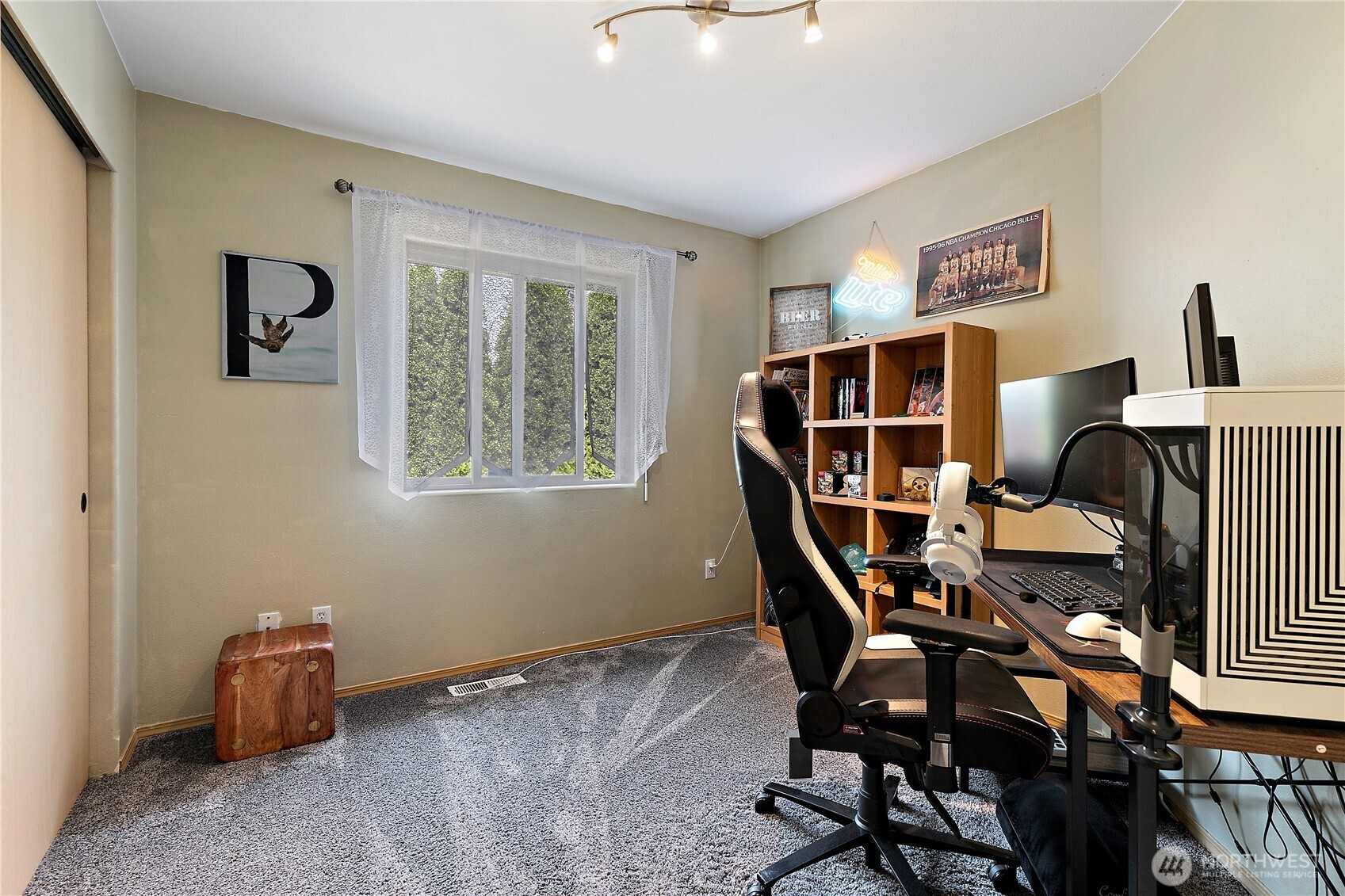 4828 College Lane Property Photo 13