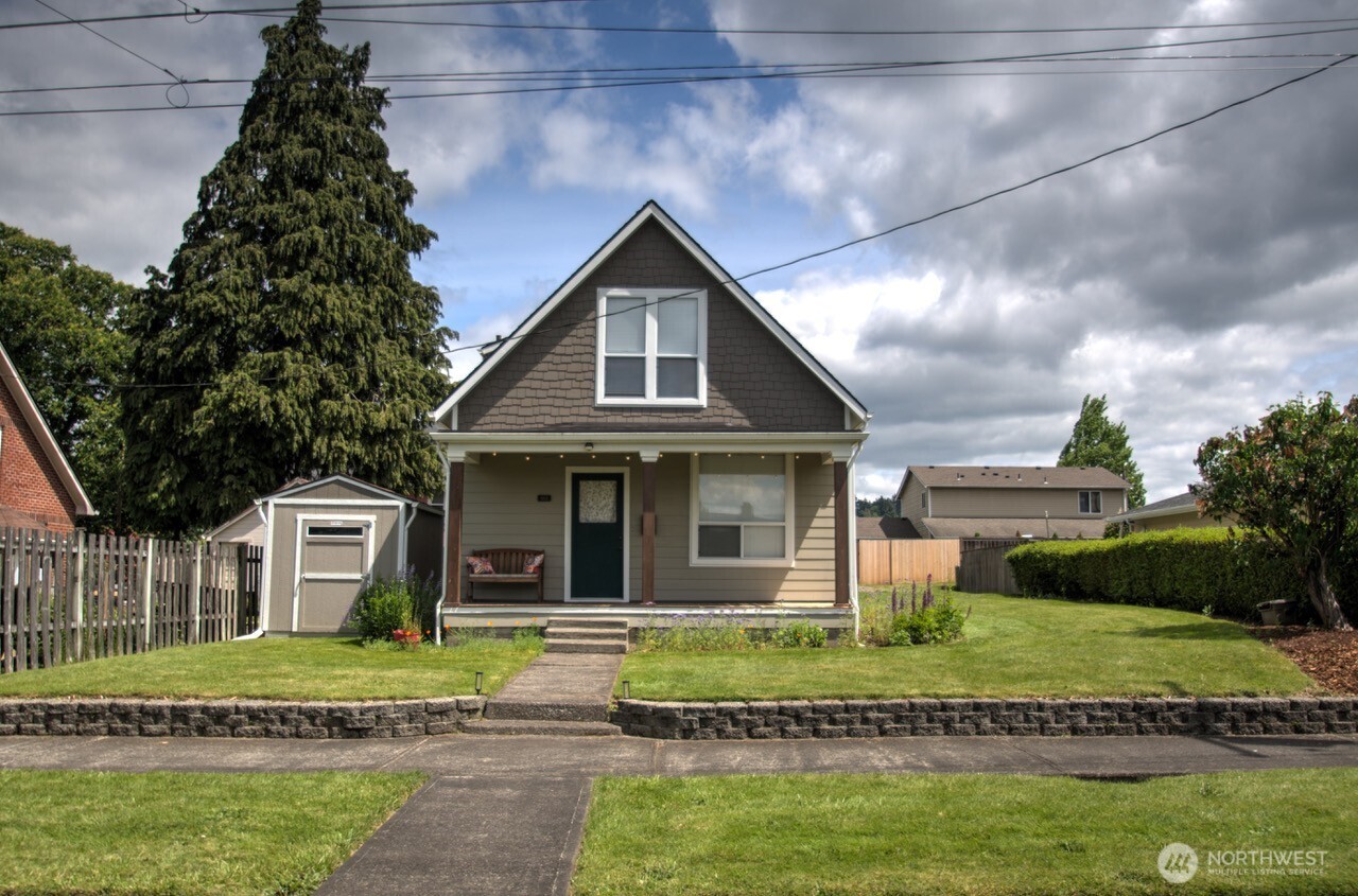 664 Nw New York Avenue Property Photo 1
