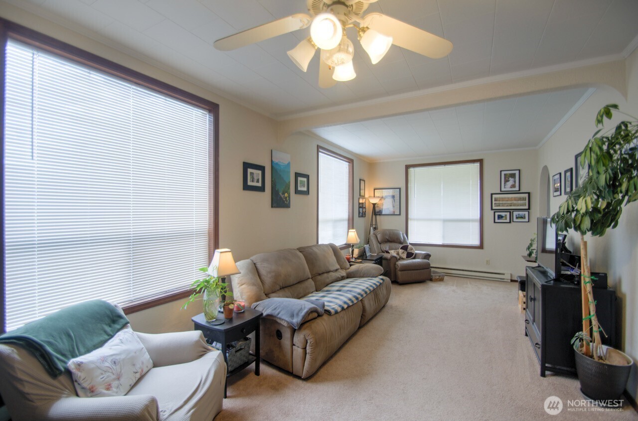 664 Nw New York Avenue Property Photo 3