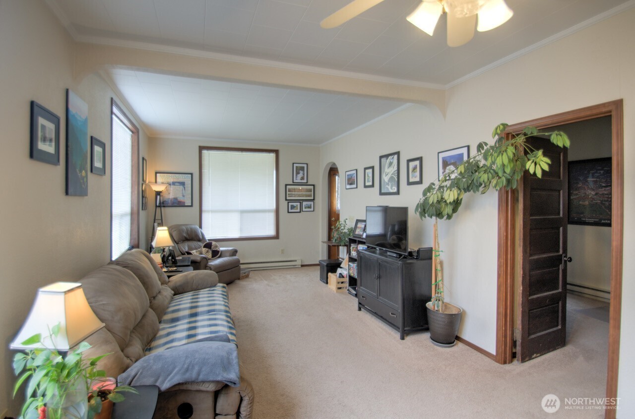 664 Nw New York Avenue Property Photo 5