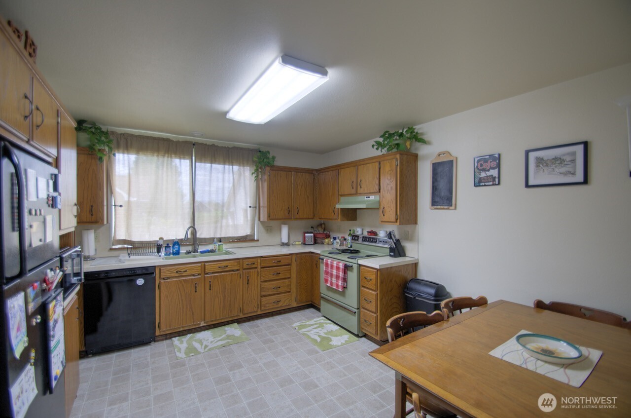 664 Nw New York Avenue Property Photo 8