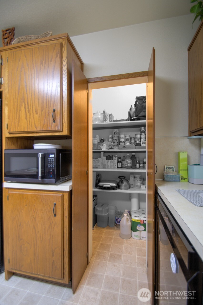 664 Nw New York Avenue Property Photo 9