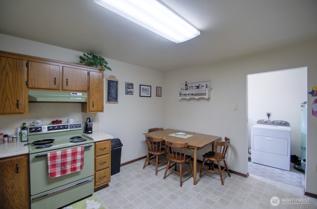 664 Nw New York Avenue Property Photo 11