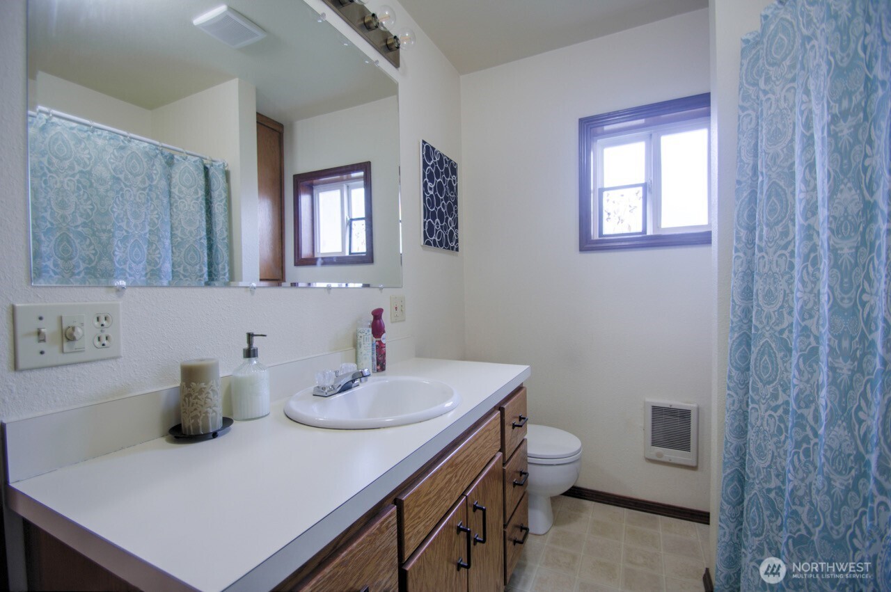 664 Nw New York Avenue Property Photo 16